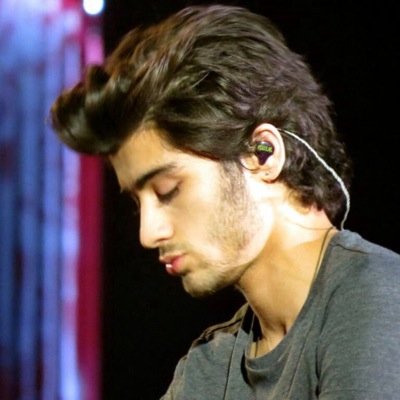 follow @wintertimeziall bc she gave you a free follow :-))))