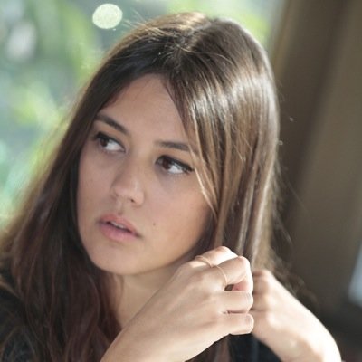 PauPitiMiNi's profile picture. Maruja Desquiciada. 
Procrastinar y disociar es mi pasión. 
Ansiedad, pero no mucha.
Si eres un animal o una planta, me caes bien.
Secretaria de Dirección.