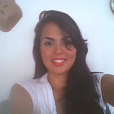 Orgullosa de ser VENEZOLANA y de ser MADRE sonreír es GRATIS .