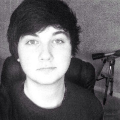 RIP Daisy 6/5/14, YouTuber with 59,000+ subscribers, Senior, and Captain of @SoaRGaming - THE ACCOUNT @SoaRKiwiz__ IS A FAKE