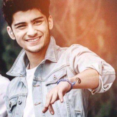 Free follow from @decodedzjm please follow her shes trying to reach a goal, she follows back sweeties!