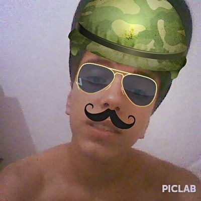 sou um menino perdido só querendo ser popular, me sigam!