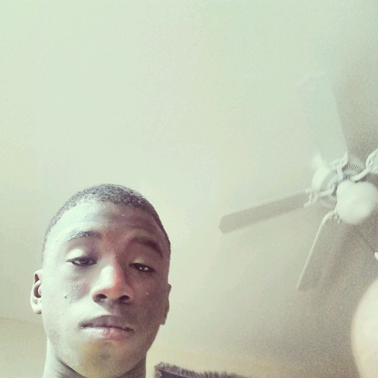 follow me im 15yrs old im funny and can dance