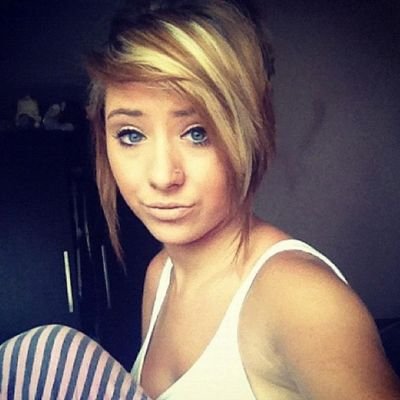 Its_Only_Amiee's profile picture. Avon trainee sales team leader | Adan❤