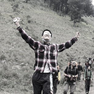 See the world in your own way, follow your instincts is grace under pressure