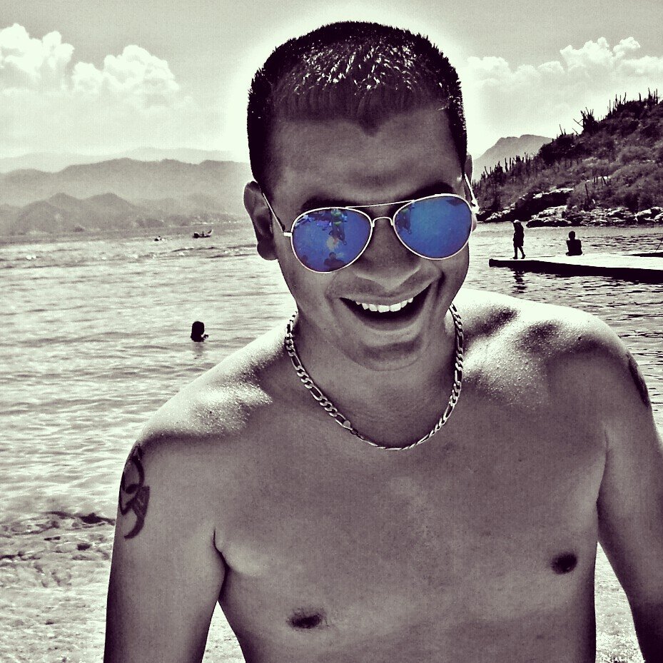 Alexzn85's profile picture. Tecnico PC ☜♖♬☆
100% Judoka🥋🥇🇯🇵
1000% Venezolano🇻🇪
Me gusta mucho la Arepa🤣