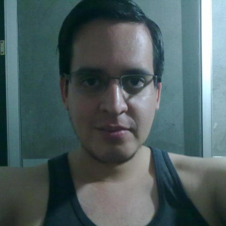 Una personita feliz de la vida alegre algo tímido pero eso si, dispuesto siempre a sonreír pese a lo malos momentos de la vida.