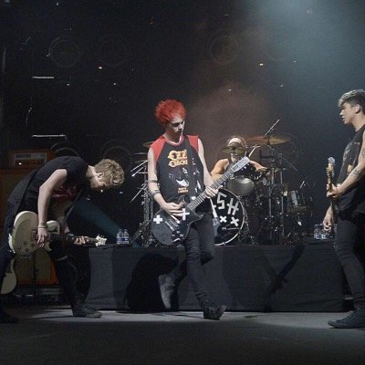 alotaboutyou's profile picture. hi this is a reminder from @HemmingsAmeezy that I love you a lot and if you EVER need someone to talk to you can tweet me and ill dm you okay?please dont be shy