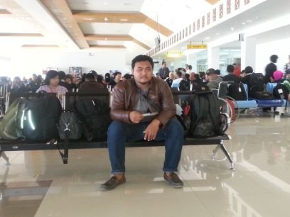 2a05c7ad.  berkata jujur itu perlu,tapi berkata yang sebenarnya itu lebih penting.