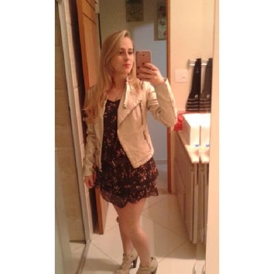 Educadora física, atleta de voleibol e professora de natação!
Snapchat: Amandabontorim