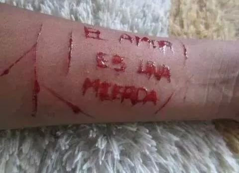 10Larazahumana's profile picture. 