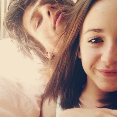 ambreshln's profile picture. Je jure solennellement que mes intentions sont mauvaises.