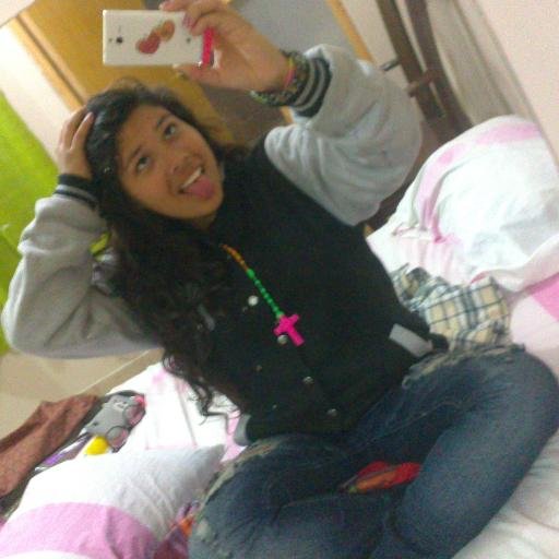 soy una chica divertida  me encantan los hombre y mi banda favorita es coldplay  3