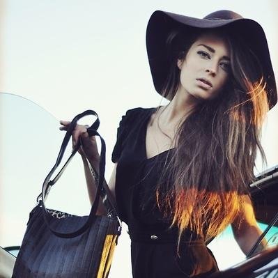 darcyamongall's profile picture. 