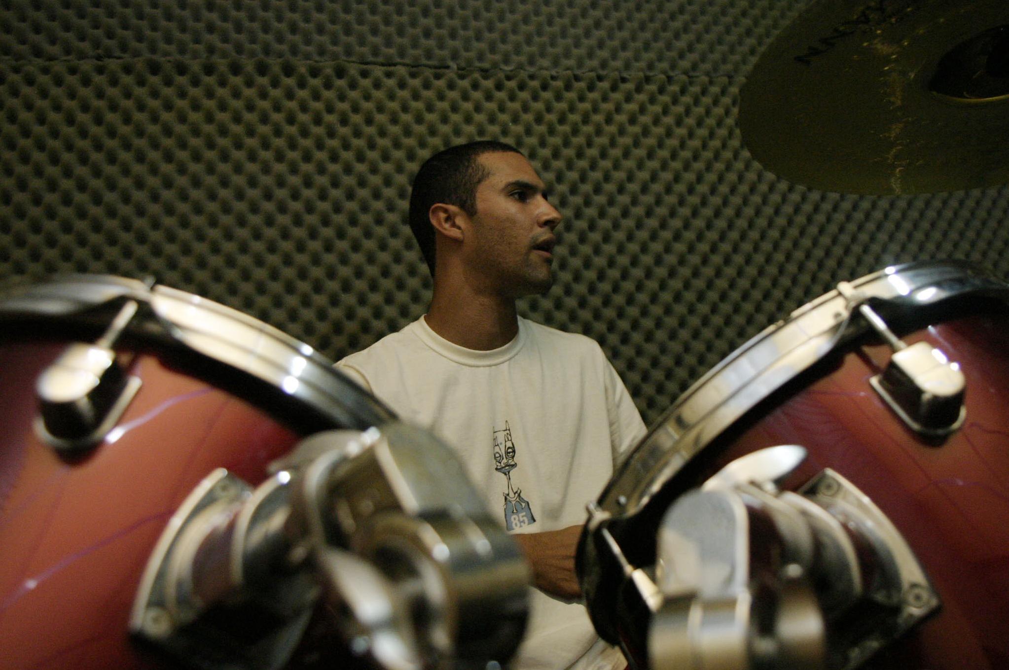 LucianoCalage's profile picture. Jornalista, baterista, nascido no Brasil.