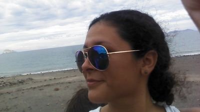 MUJER EMPRENDEDORA, MADRE, AMIGA, ADICTA A LOS NOTICIEROS, ME GUSTA LA GENTE QUE MANTIENE SUS OPINIONES, AUNQUE SEAN DISTINTAS A LAS MIAS, U2 FAN DESDE EL '91