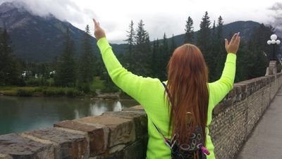 Loud Laughing Ginger who laughs a lot loudly.  On a journey to explore and change my life.