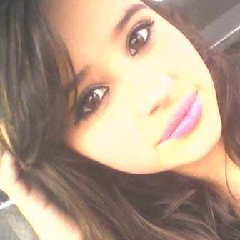 FlovelaV's profile picture. 