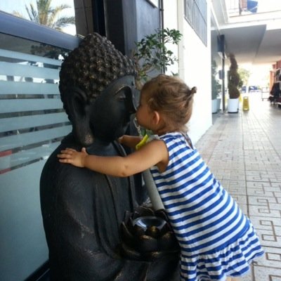 AlmudenaValmar's profile picture. superviviendo en Madrid, llenando de magia el mundo de Jimena.