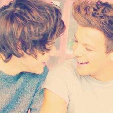 Hey, here's a free follow. If you feel like it, please follow @stylinsonlustx 
Love you, stay strong bullshippers. xx
