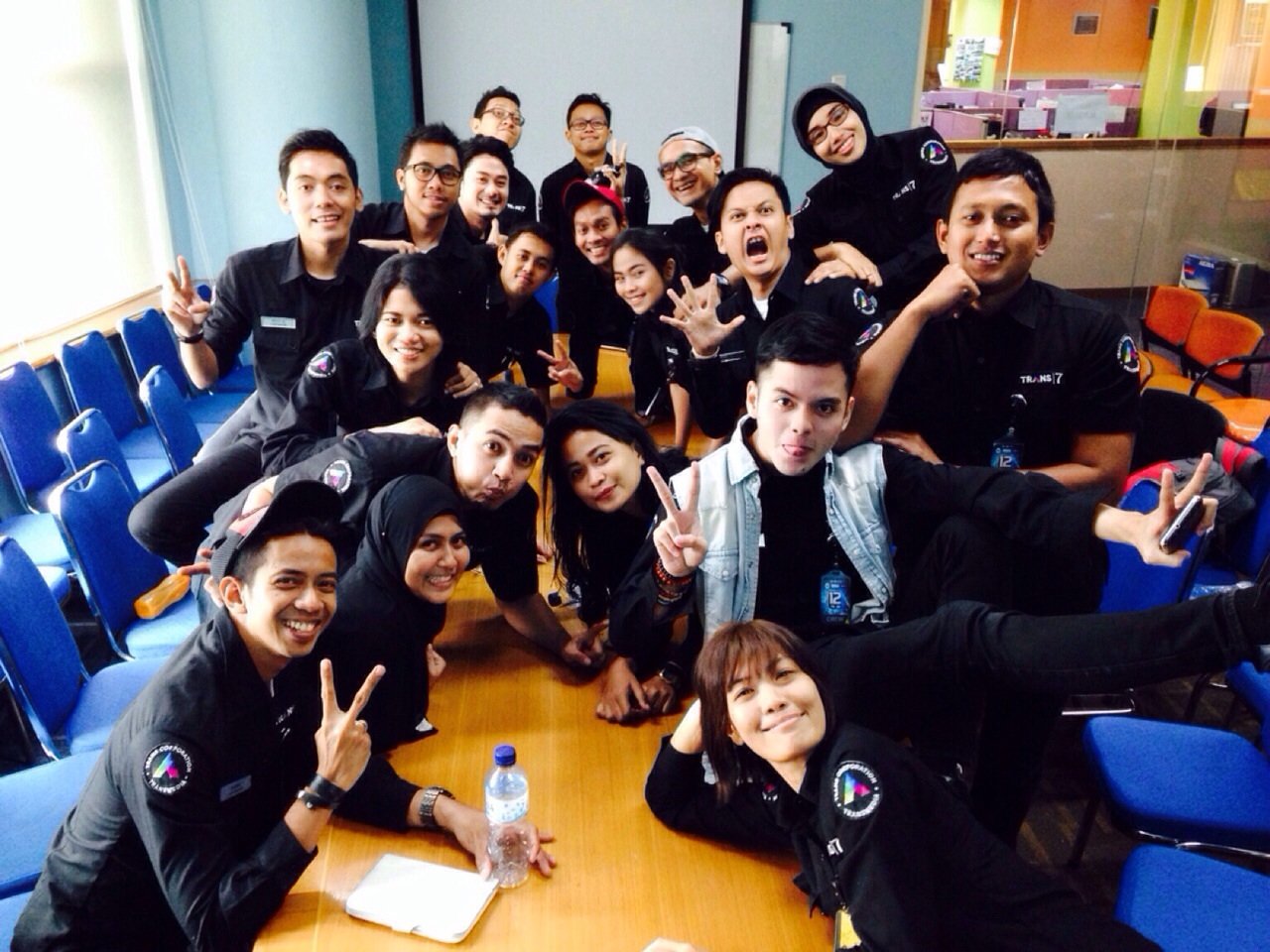 fdtrans7's profile picture. Every family has a story, welcome to ours. Official account of FLOOR DIRECTOR TRANS|7. IG : @floordirector7.