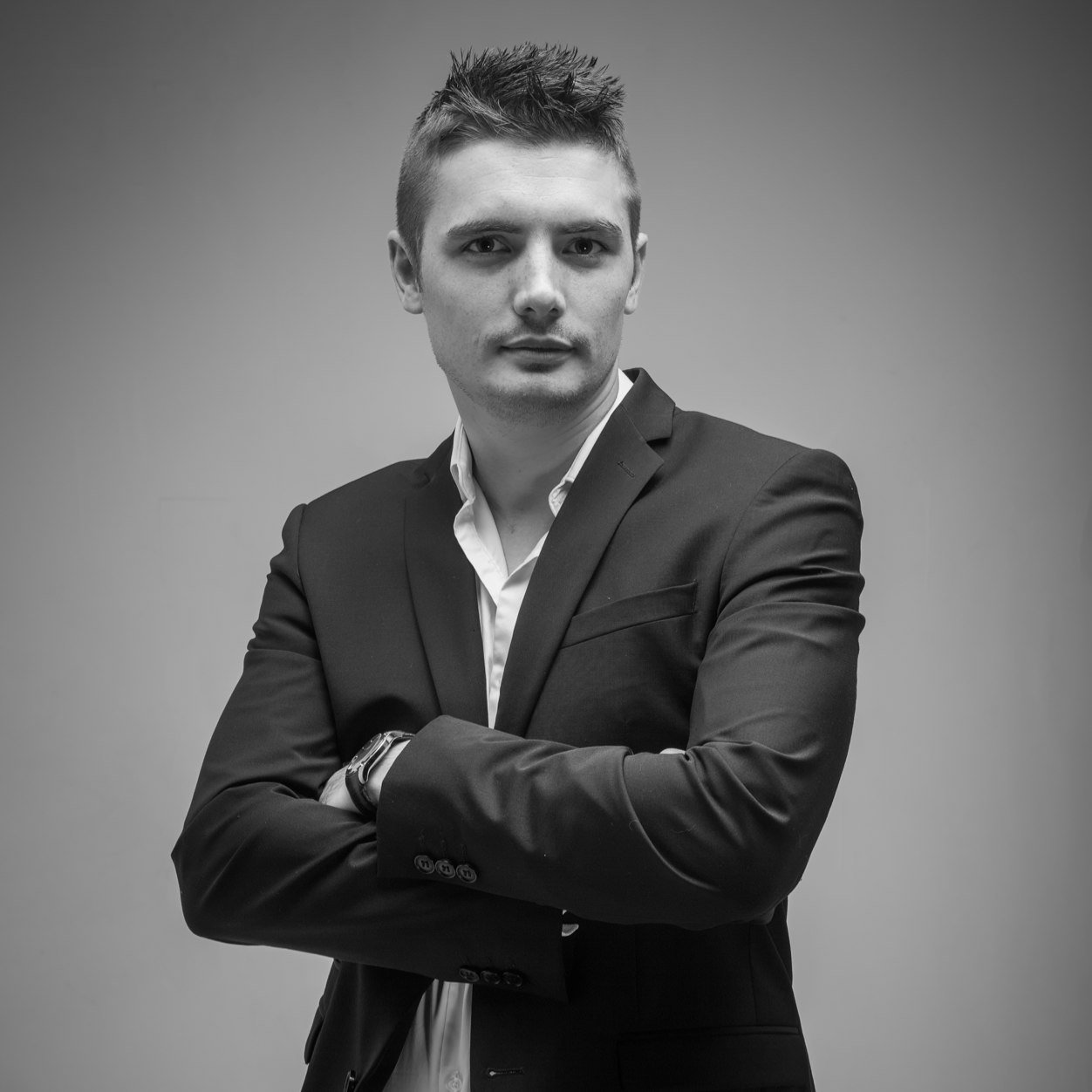 Geo_Bouquet's profile picture. Co-Founder @theplacefr the new french marketplace. Co-Founder @Design_is_vital #Developpementcommercial #UX