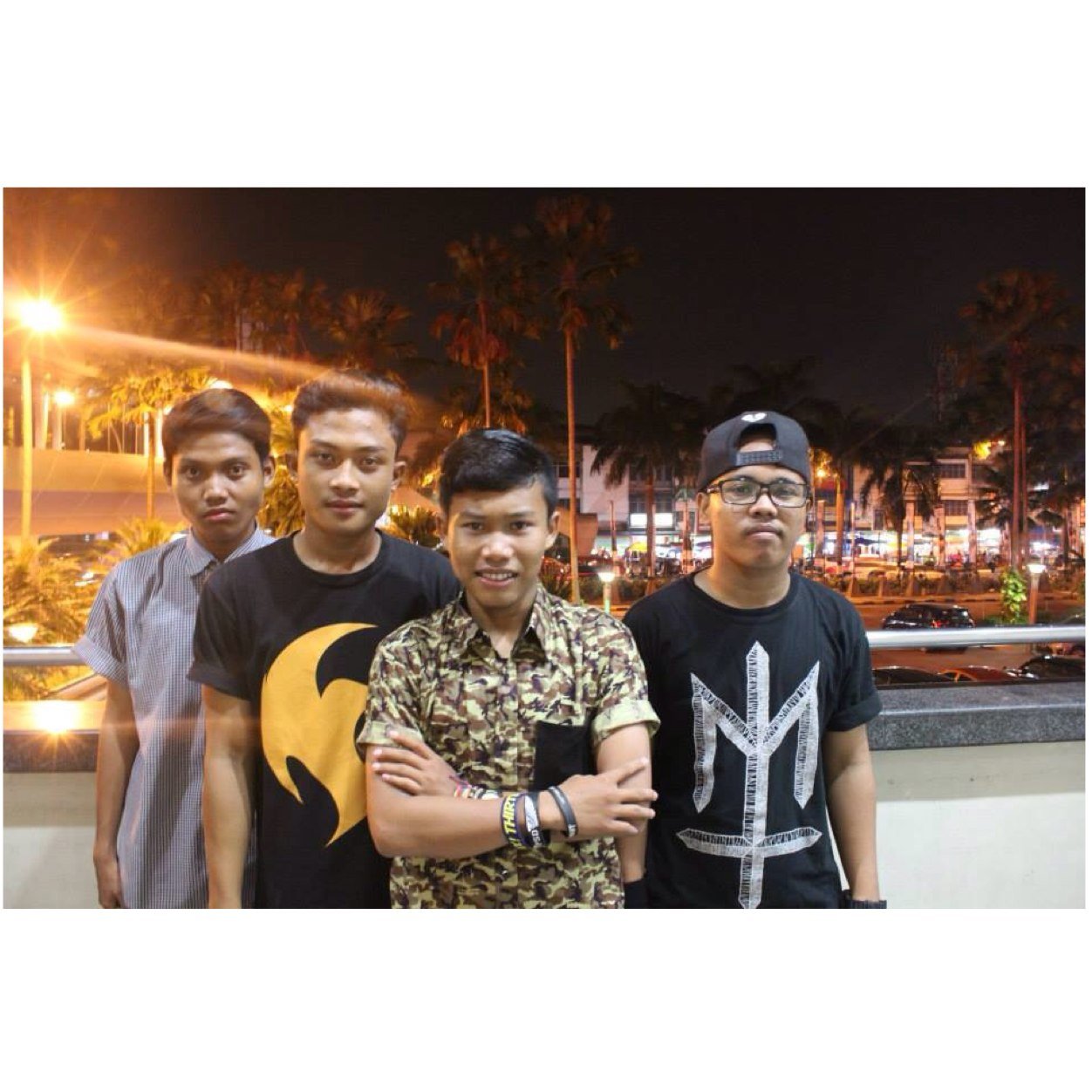Vocalis @yogiginting123 | Guitaris @Diki_Darmawan19 | Bassis yoga | Drummer @RizkyRivaldy20