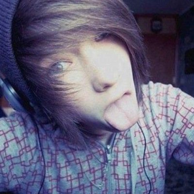 too broken to give a fuck / 16 / confused / single