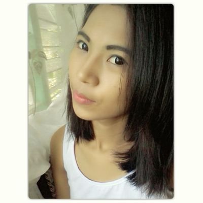 pratiwiihartati's profile picture. 