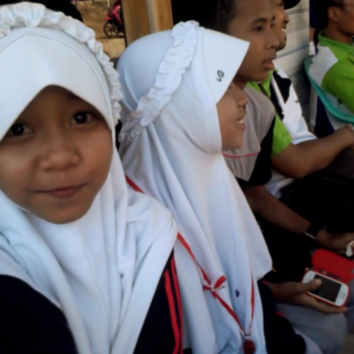 Intan Dwi Safitri | 30 05 2001 | 7A - 9A SMP N 3 Baureno | HerLovInt ♥ ({}) :* | Follow + Mention = Follback :-) | Merah & Biru ツ.