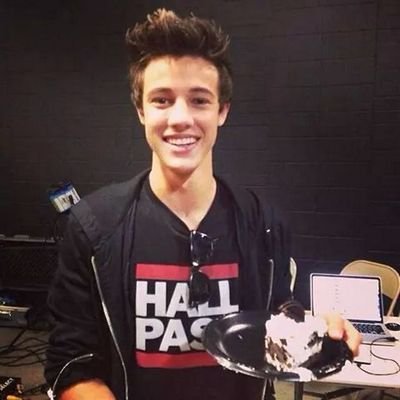 lukeeeyh's profile picture. hey ! it's a free follow :) go follow @ashina4evah , she would be happy x