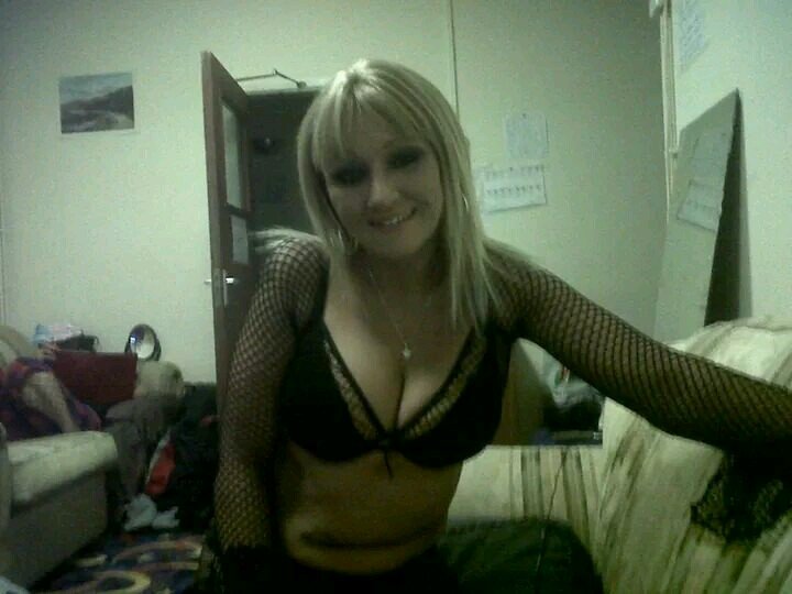 clairelouisela2's profile picture. im an old skool raver, young at hart  Whos still living life, your a long time dead....x