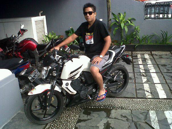 ek9vitec's profile picture. 