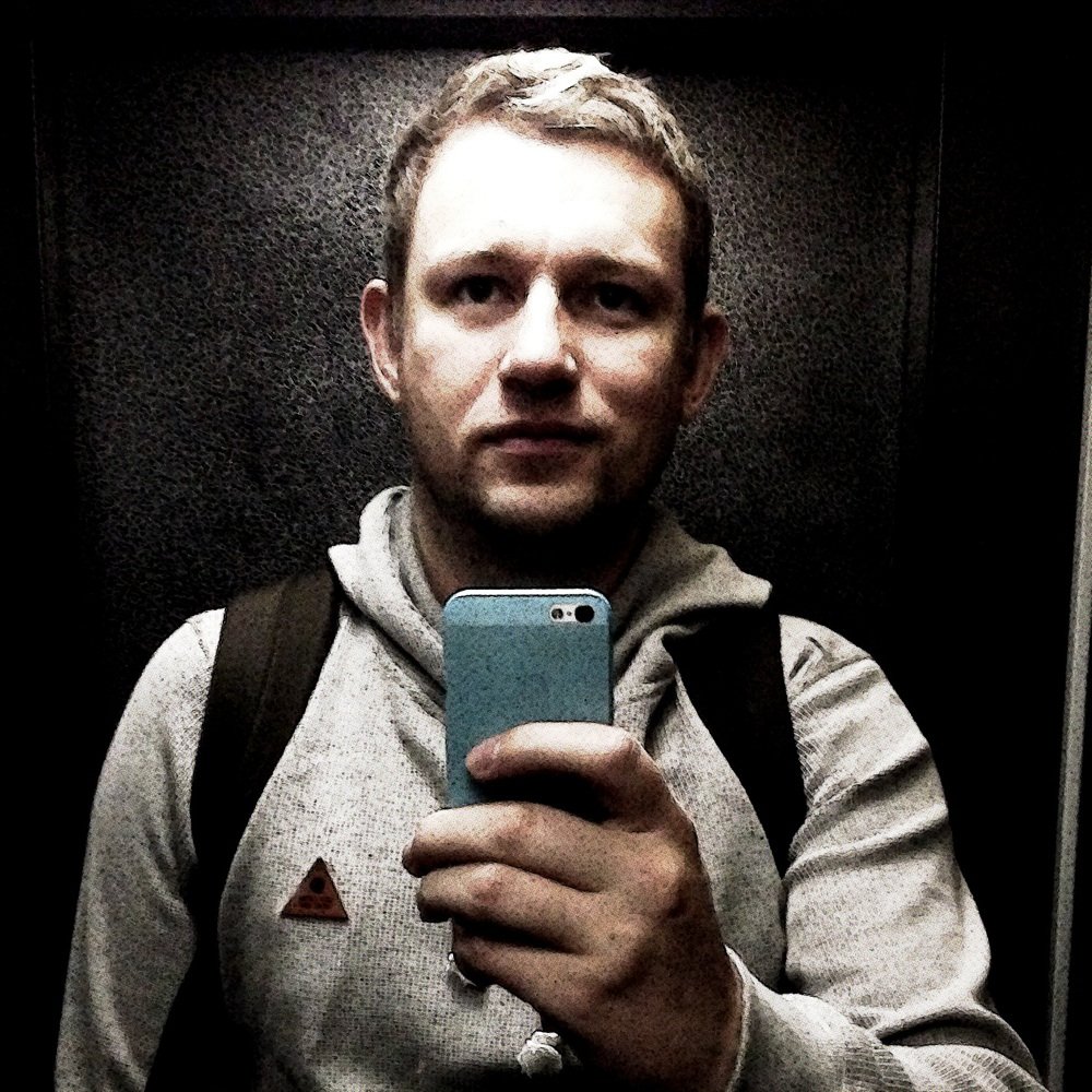 aluxell's profile picture. #VR #AR #ARKIt #Developer & #PM. Thinker. Big #Apple Fan. #Tech, #IT, #Football, #Wine, #Music.