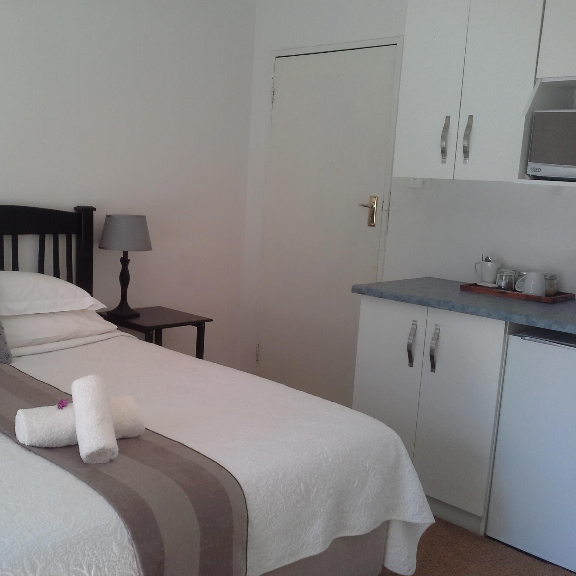 An unusual work of art in the heart of Hlotse,Leribe.Naleli (meaning star) Guest House is styled in Cape Dutch elegance.