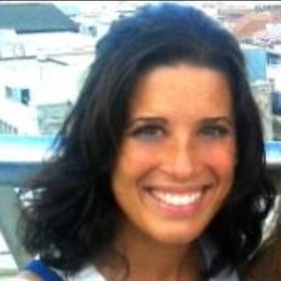 Filóloga hispánica, profesora de lengua e inglés y ELE. Doctora en Lingüística. Me encanta aprender, enseñar, leer, el cine, la música y viajar.
