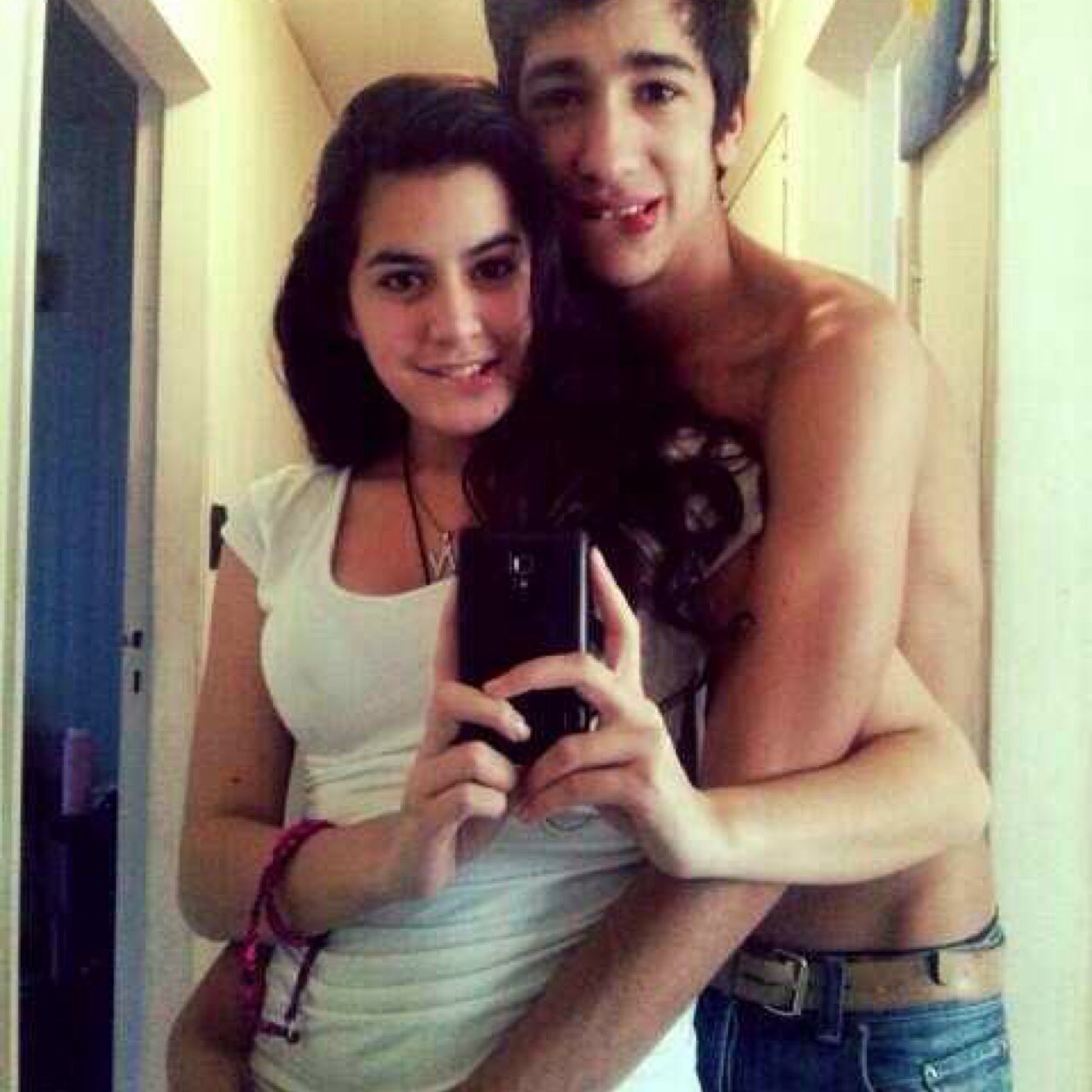 Los Lindos Momentos los guardamos en un cajon Nadie los Conoce nadie los toca , nadie los borra  ♥