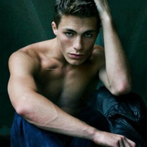 CarterLewisLore's profile picture. (RP DRARRY) Vampire-Part of Lore Coven-Fire Elemental-Dominant not bothering to look for my mate