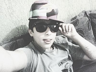 Facebook Gabriel mirada ad la