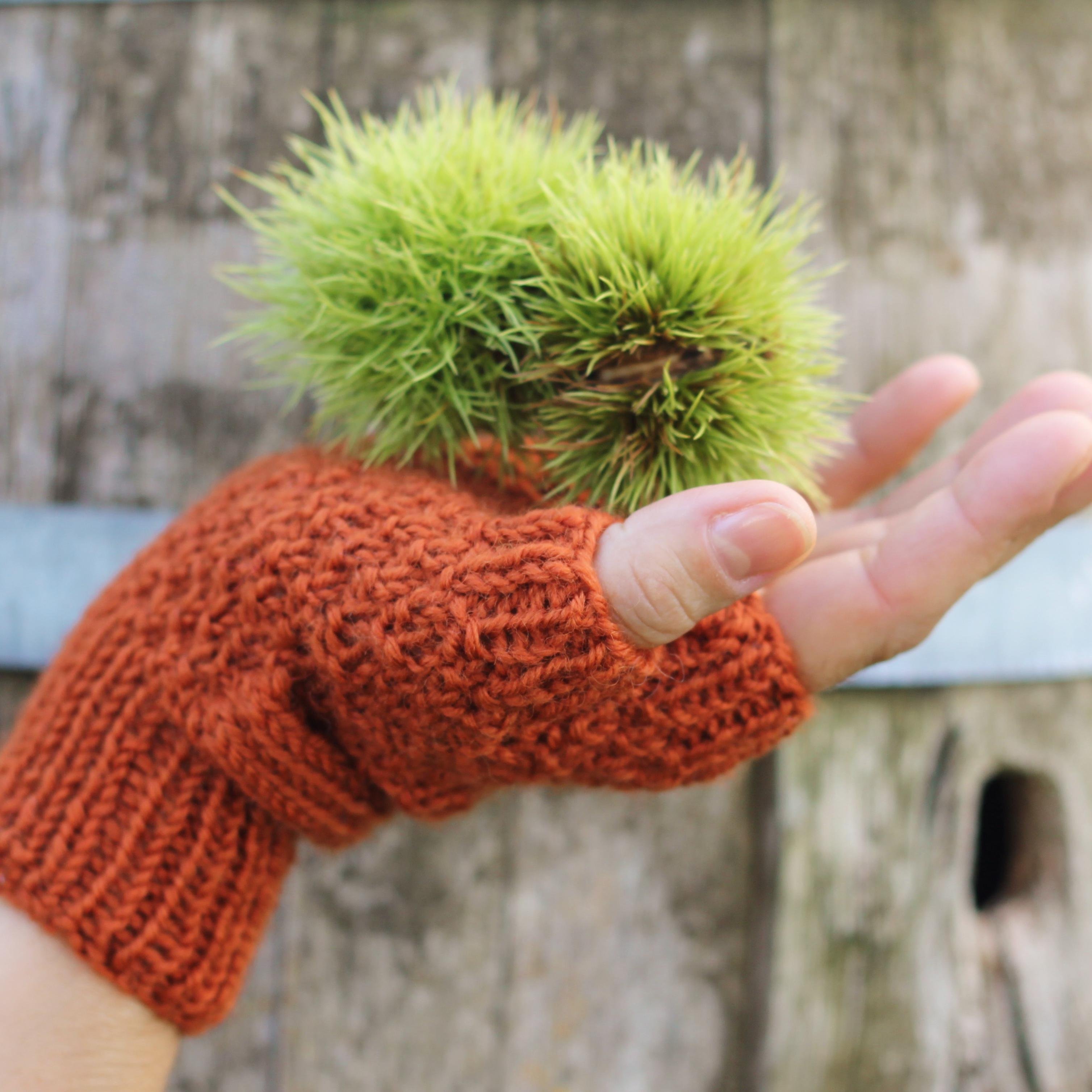 We are two friends that love to knit in our free time and recently we decided to share our creations with you! http://t.co/E31oO3Oy