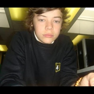 follow @stylesneverlxnd for a follow back :)
