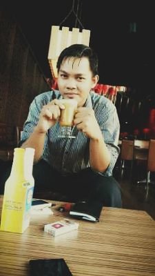 Penyiar Radio di @rewako1004fm || MC (Master Of Ceremony) || Cp:082193927602 ||♥family ~ || Pin  75BD92FB