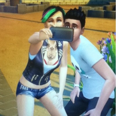 Famille nombreux de @Cupidona , la famille est une famille Sims4 avec 4 filles et 1 garçon et biensûr les parents .