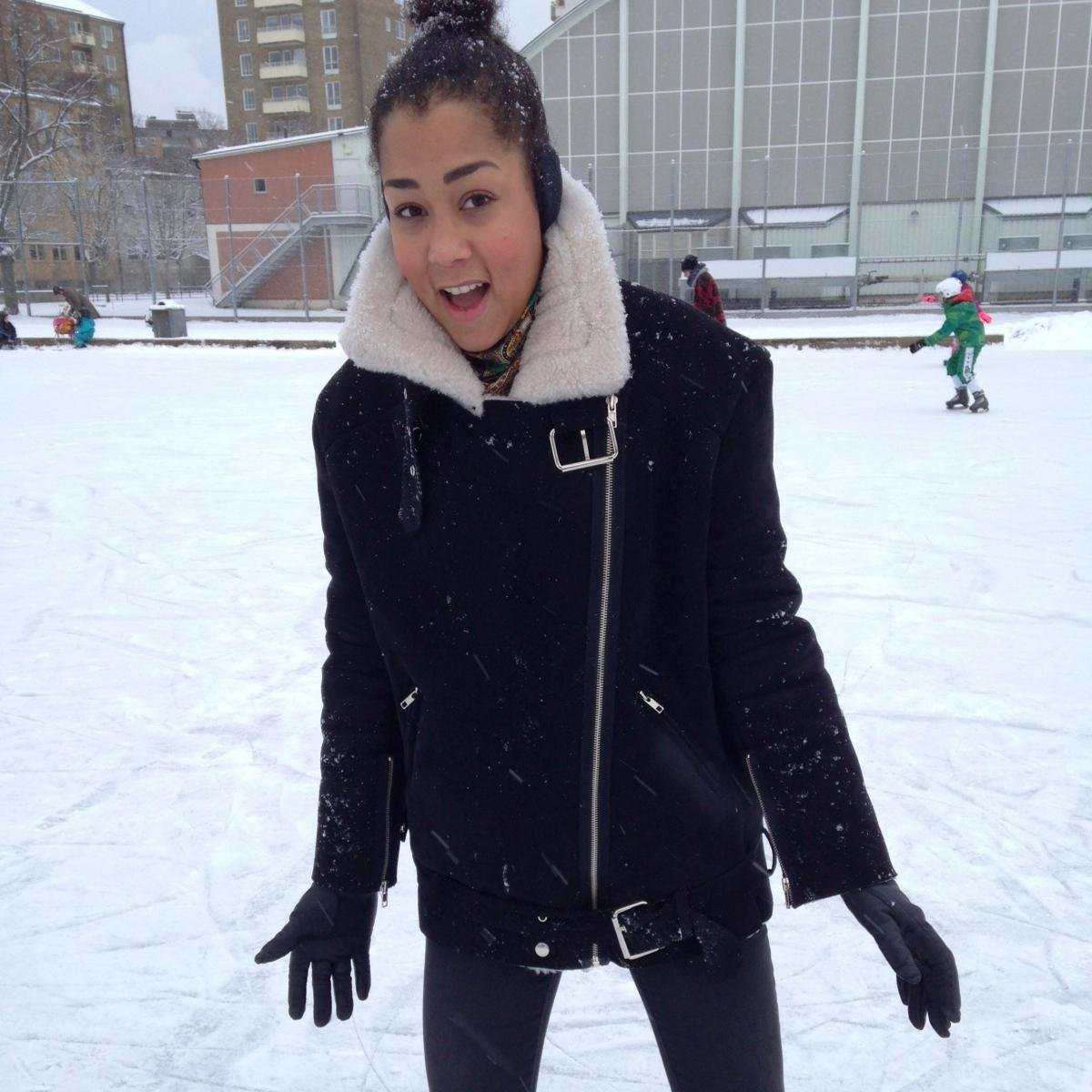 Thea_Alexander's profile picture. Artistmanager at Parents' House