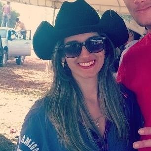 Odontologia, 20 anos e torcedora do @santosfc ♥