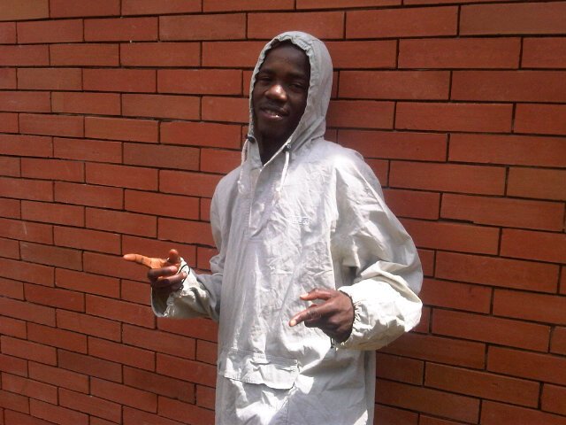 Am a gentle guy, i like to make friends, i like football as my hobby.