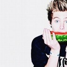 popcxrnluke's profile picture. ❤️my account with 5k got hacked, im starting from fresh with no followers, it would be so nice if you shoutted me out!!!!❤️