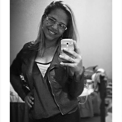 O que verdadeiramente somos é aquilo que o impossível cria em nós... _ baiana de coração, noiva, apaixonada pela vida e ex-futura licenciada em química.  =)