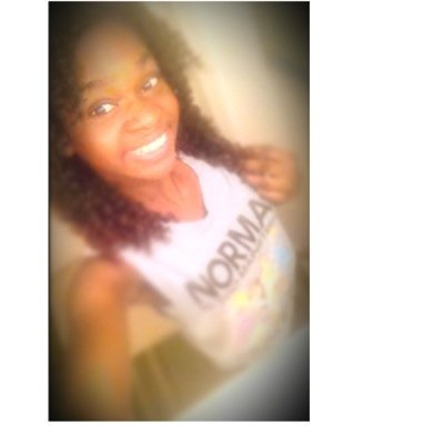 hoes be takikg like im a celebrity , so i treat them like fans