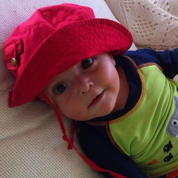 Un MORADO buena nota, cletero, papá de Lel, medio loco, con un niño interno que no quiere morir ni en lo más mínimo, amante de su libertad, Freedoooom...